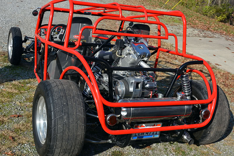 The body outline in red is your classic ’32 Ford and those parts that don’t contribute to the look of the car are blacked out and just disappear into the background. It’s a very clever treatment designed to enhance the look of the ’32 while providing sufficient structure to make the car safe and functional. blacked-out-parts-disappear