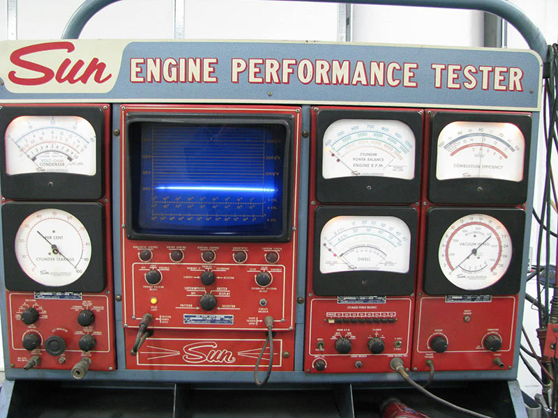 A big-box engine analyzer such as this Sun unit will have an ignition scope, cylinder balance tester, dwell meter, cylinder leak-down tester, and a vacuum gauge. Some of the higher-end Sun analyzers also had two-gas exhaust analyzers built in.